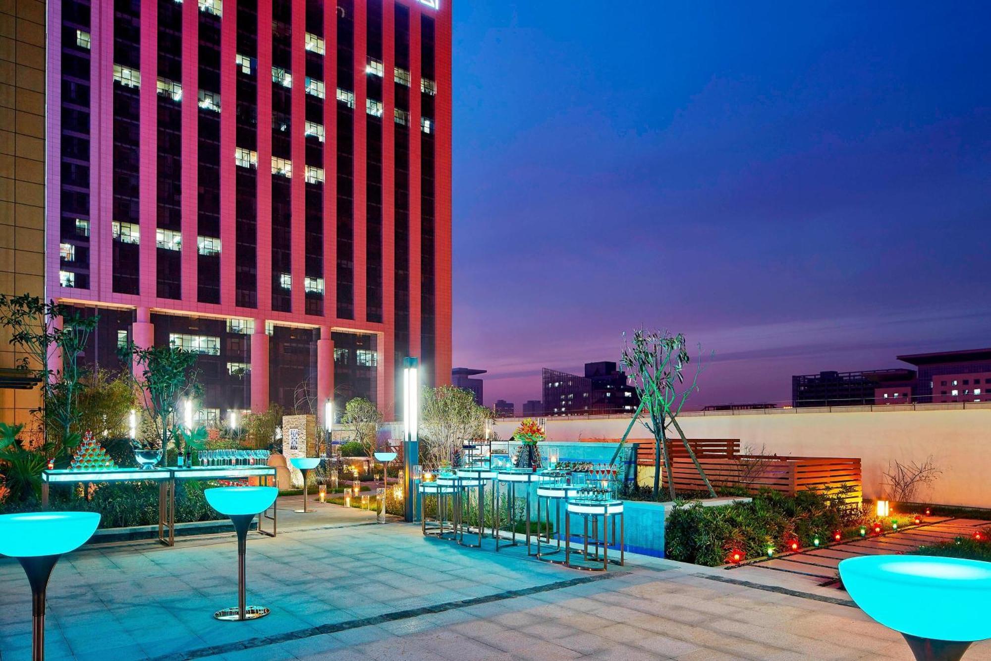 Sheraton Grand Zhengzhou Hotel Buitenkant foto