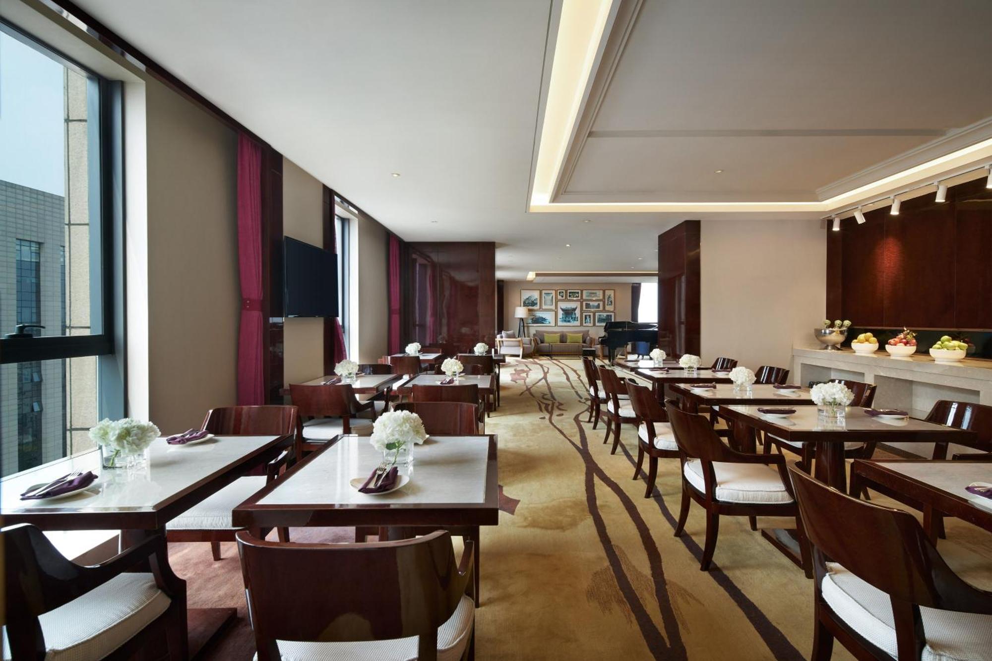 Sheraton Grand Zhengzhou Hotel Buitenkant foto