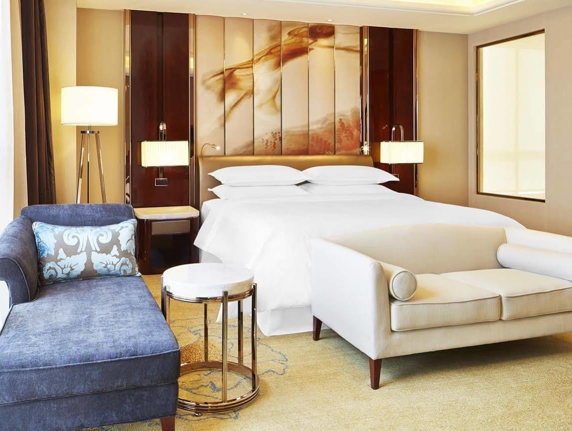 Sheraton Grand Zhengzhou Hotel Buitenkant foto